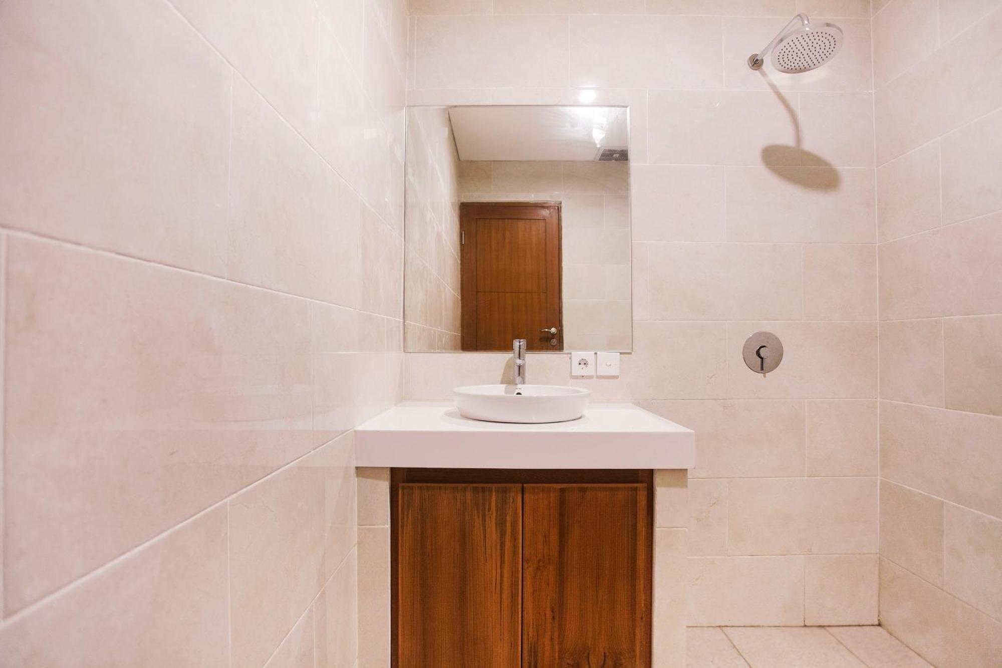 Sahadewa Suites Residence Керобокан Номер фото